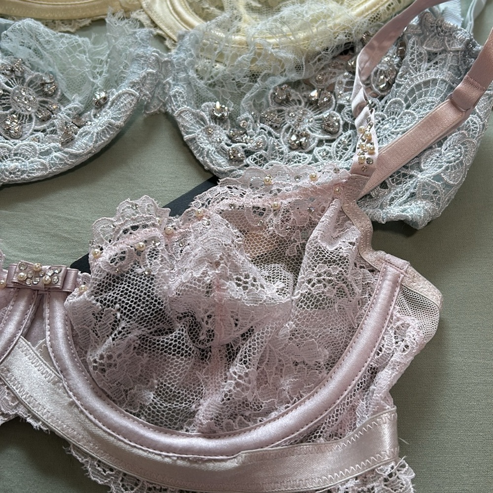 Bras - image 2